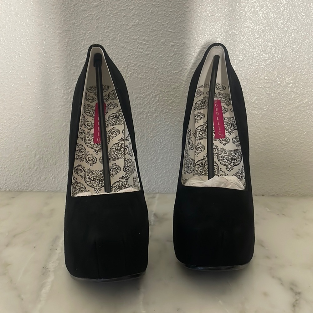 Bordello platform velvet pumps- never worn